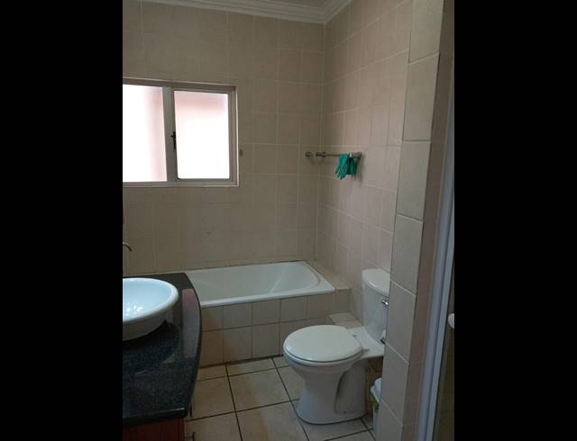 2 BEDROOM APARTMENT FOR SALE IN SUNNINGHILL